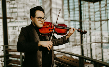 Nico | Guitar/Violin/Vocal