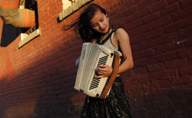 Melinda | Accordion/Vocalist