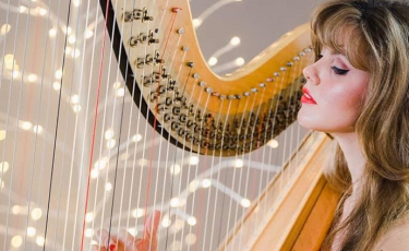 Amber | Harpist