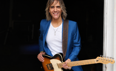 Mark, Guitar/Singer