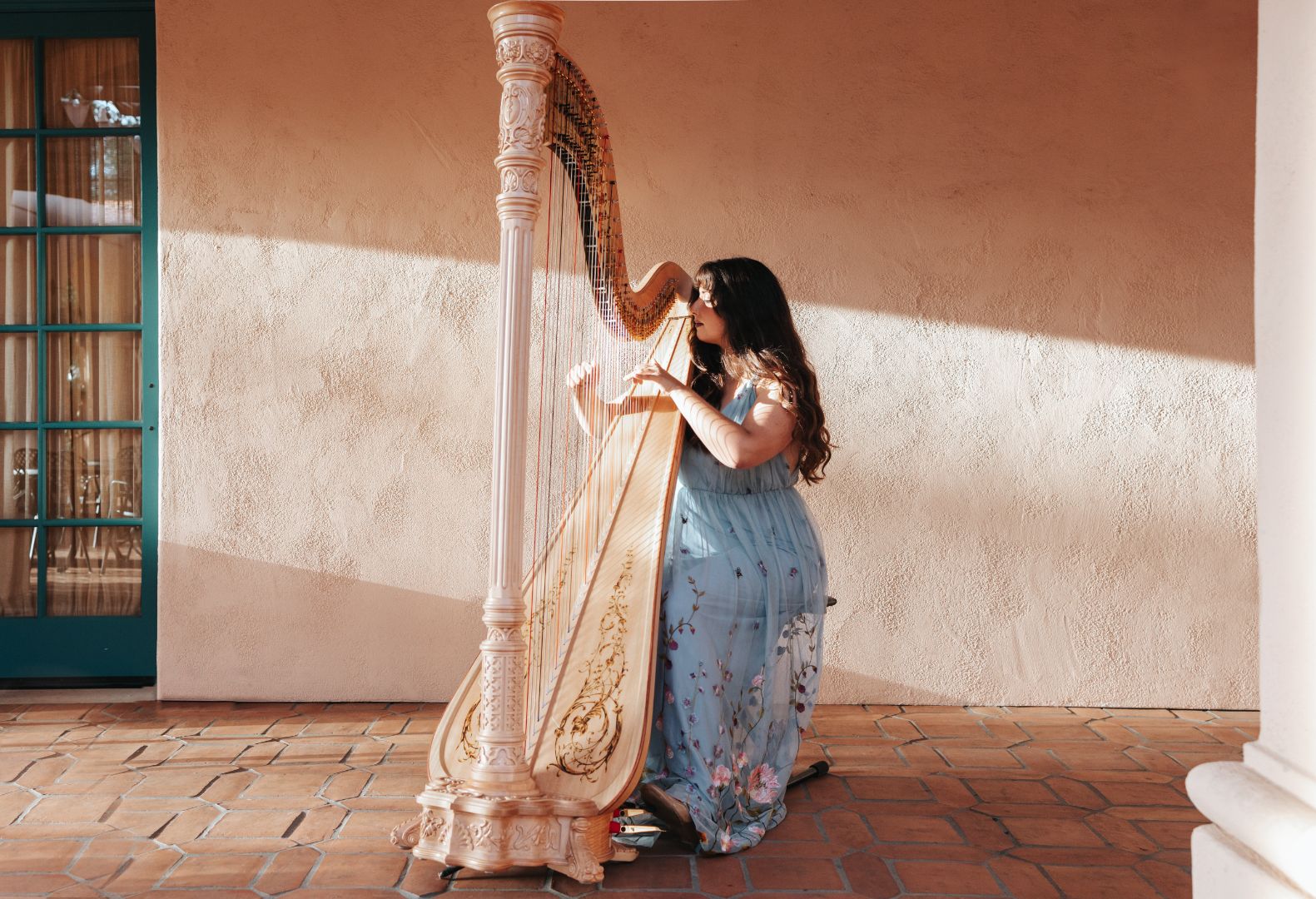 Anya Harpist In Pasadena Performing Live Harp Music